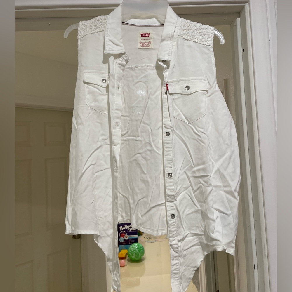 Levi’s tie front button up shirt